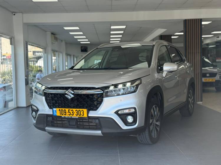 סוזוקי S CROSS היברידי
